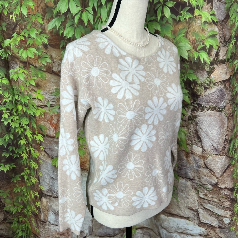 RACHEL ZOE Beige Daisy Print Floral Cozy Crewneck Sweater, S - Picture 8 of 10